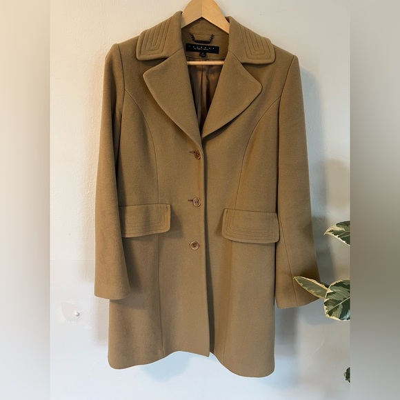 Beautiful, classic, tan pea coat. Laundry by Shelli Segal, Size 12 - Picture 1 of 6